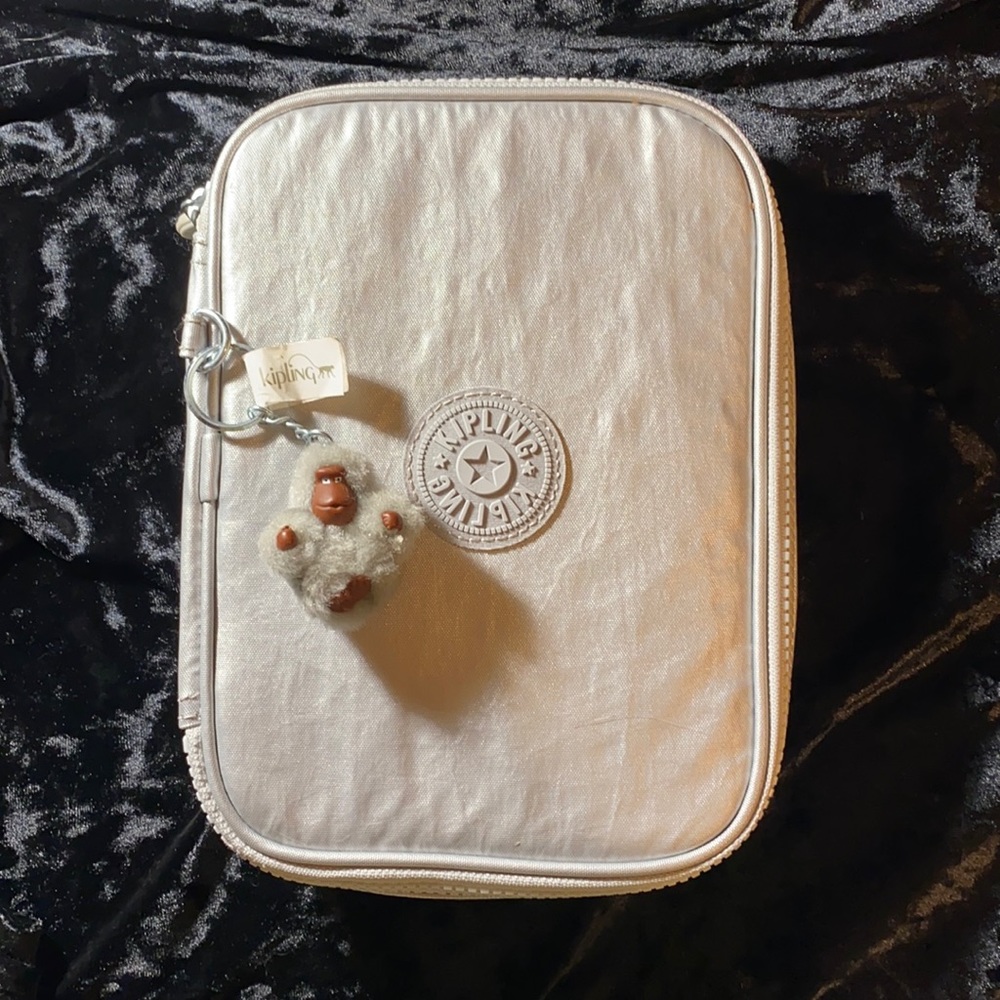 🐒 Kipling 100 Pens Pencil Case Metallic Silver